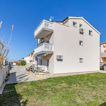 Ivan Apartment *